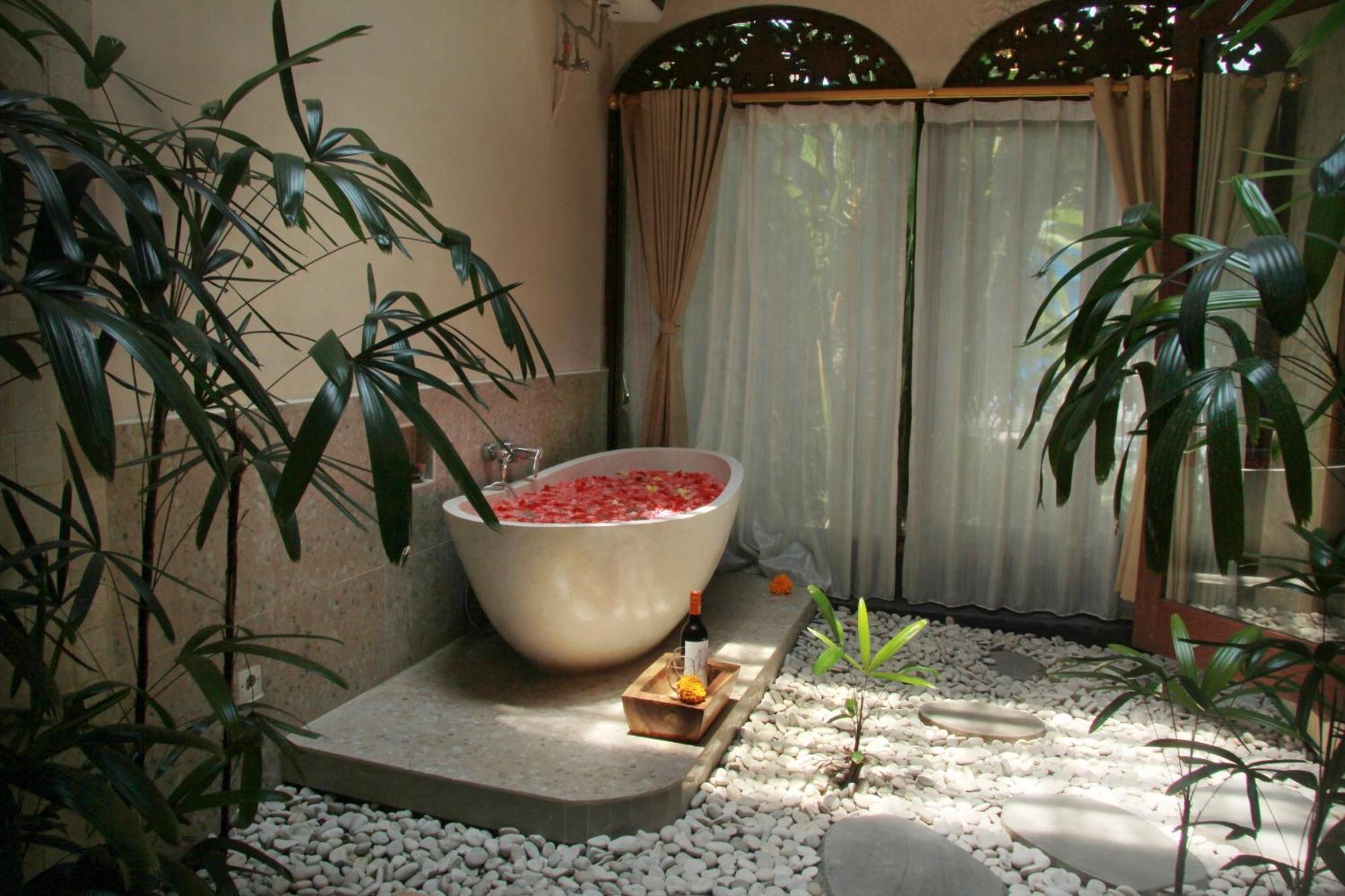 विला Ndaru - 4 Bedroom In Batu Bolong,