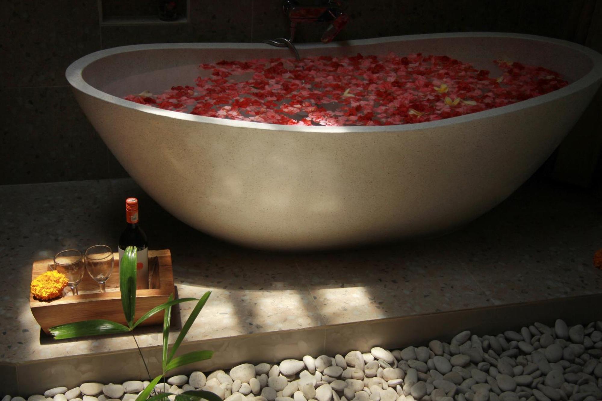 Ndaru - 4 Bedroom In Batu Bolong, विला Canggu (Bali)