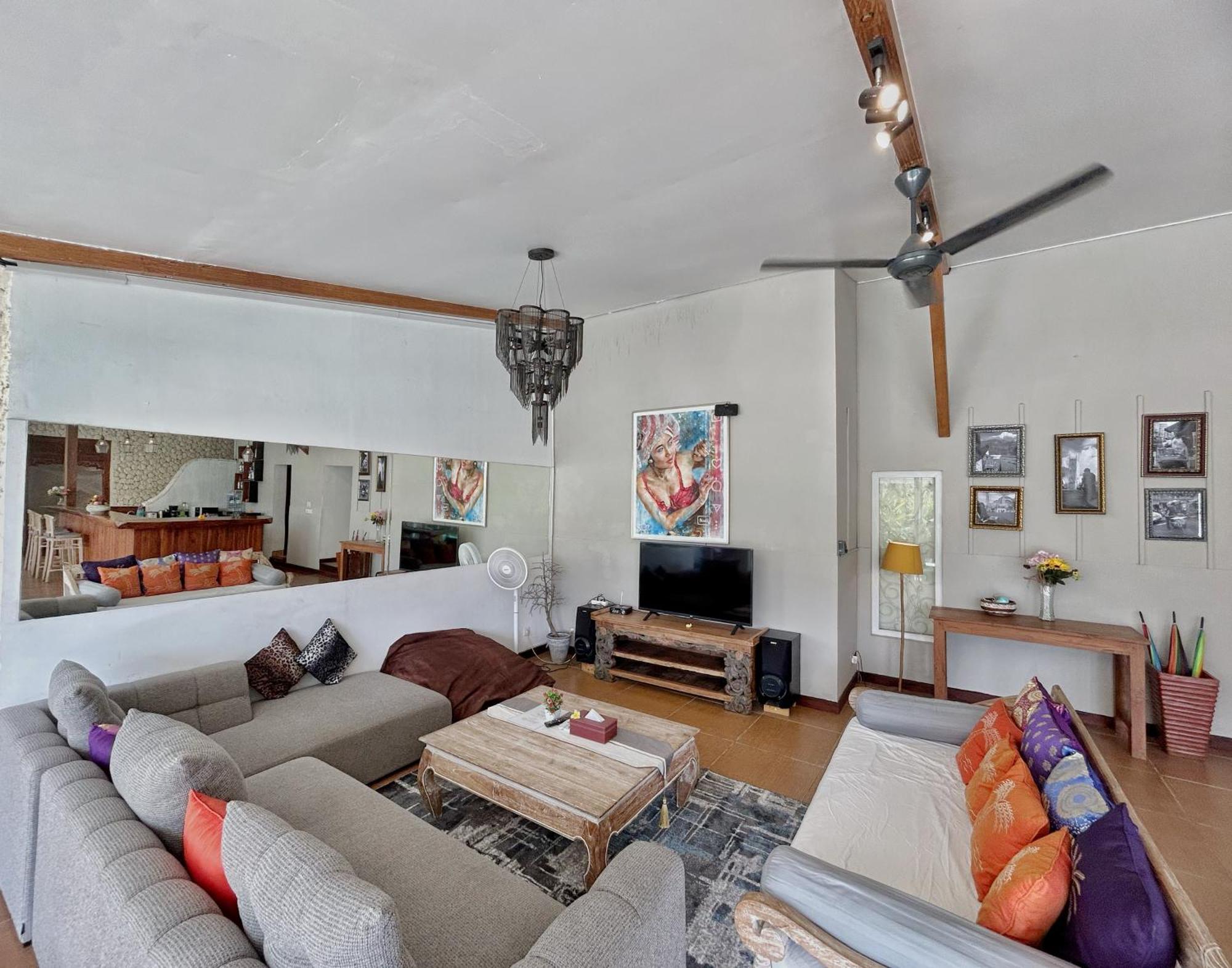 Ndaru - 4 Bedroom In Batu Bolong, विला