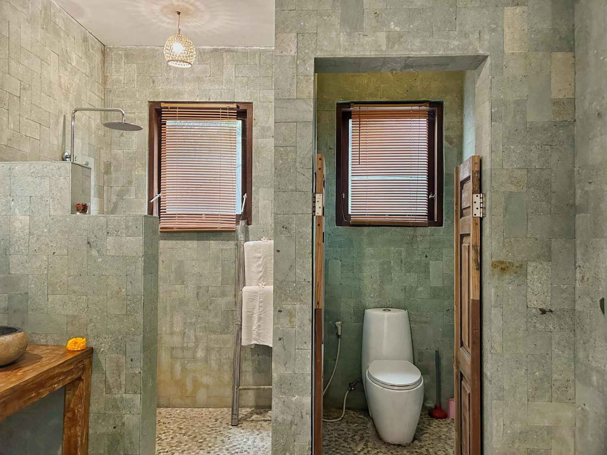 Ndaru - 4 Bedroom In Batu Bolong, विला *