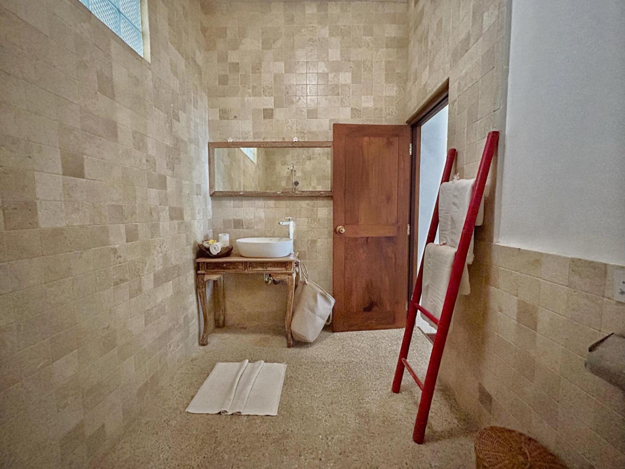 Ndaru - 4 Bedroom In Batu Bolong, Canggu (Bali)